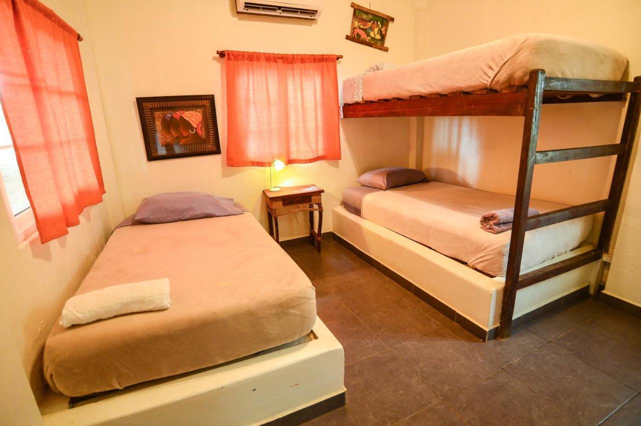 Hotel Oasis & Surf Camp Santa Catalina Exteriör bild