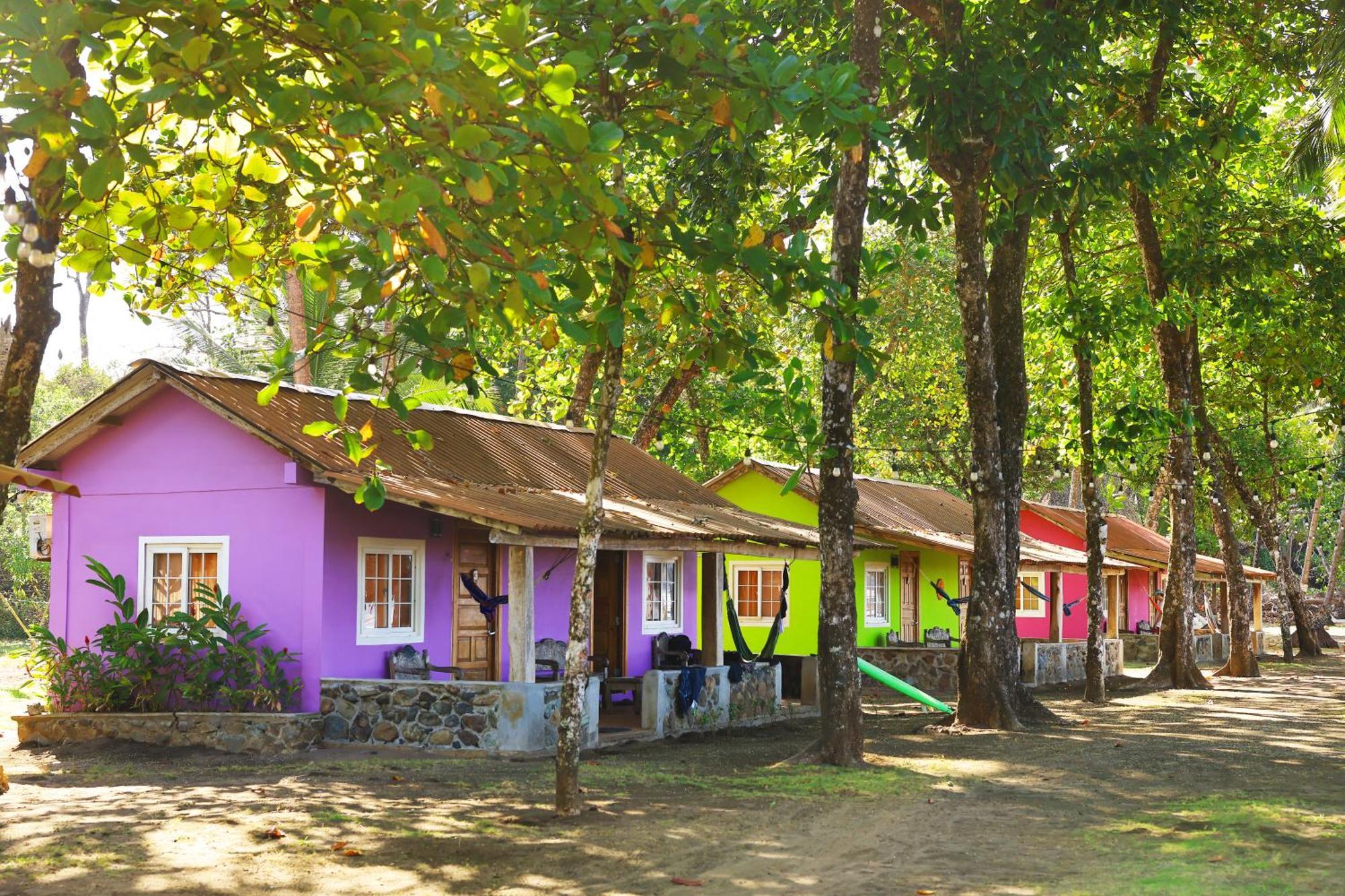 Hotel Oasis & Surf Camp Santa Catalina Exteriör bild
