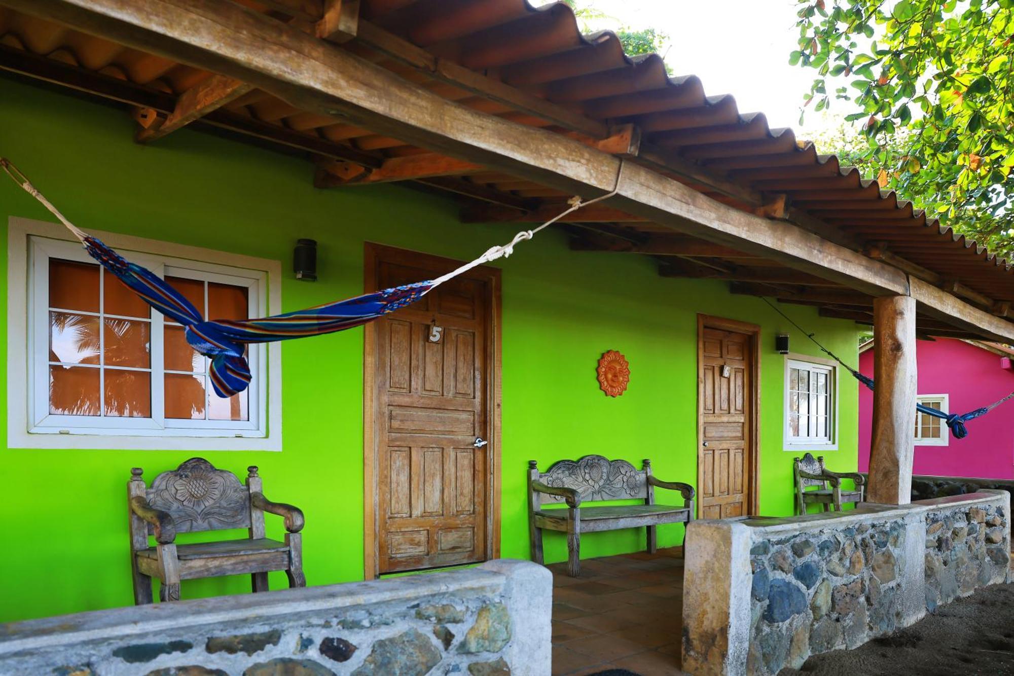 Hotel Oasis & Surf Camp Santa Catalina Exteriör bild
