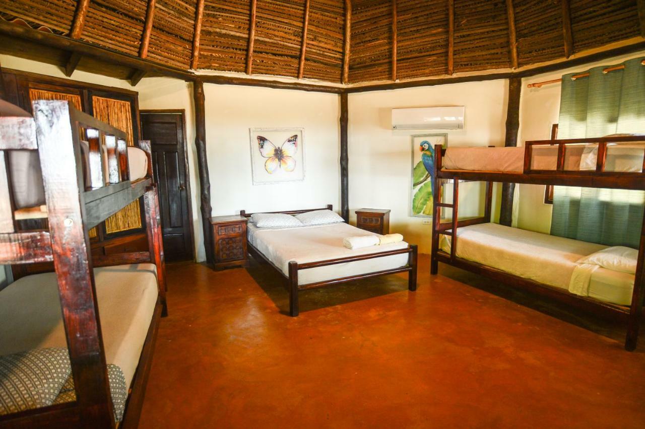 Hotel Oasis & Surf Camp Santa Catalina Exteriör bild